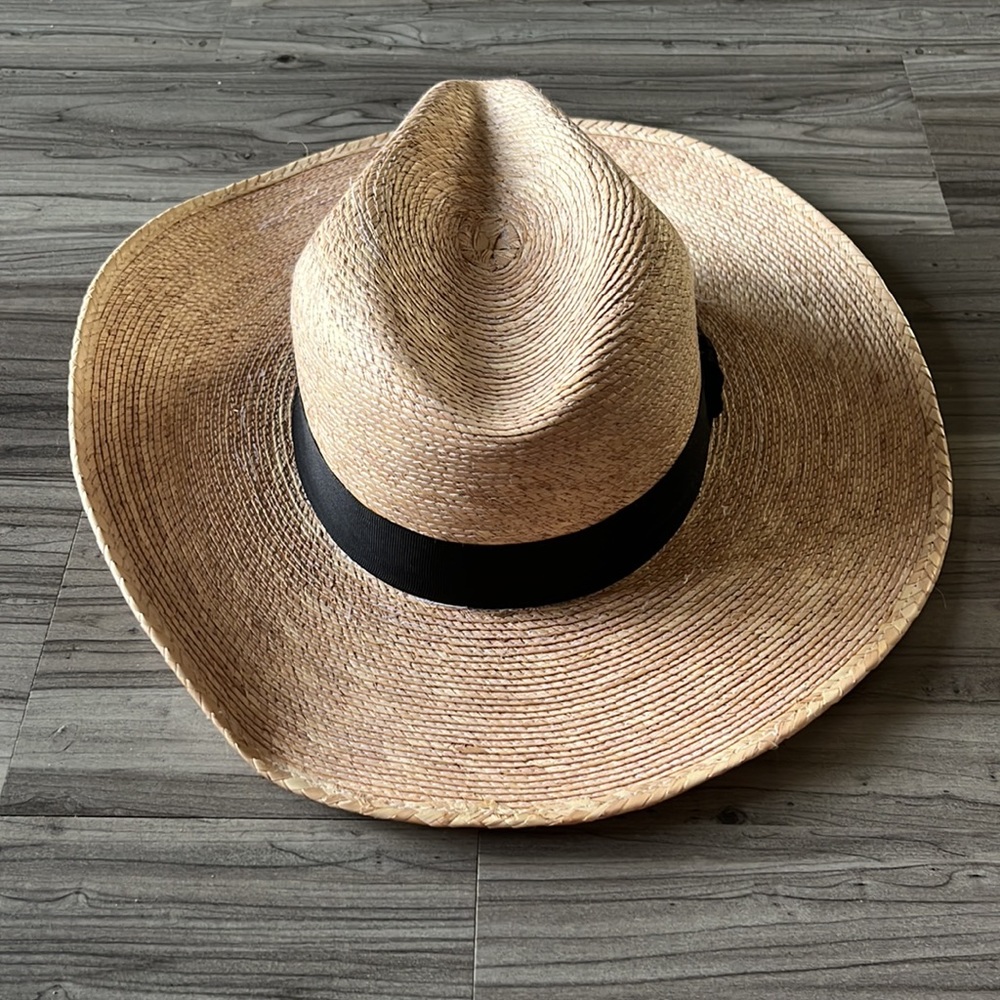 Brooklyn Hat Co. 100% Mexican Palm hat. Great condition. - Picture 3 of 4